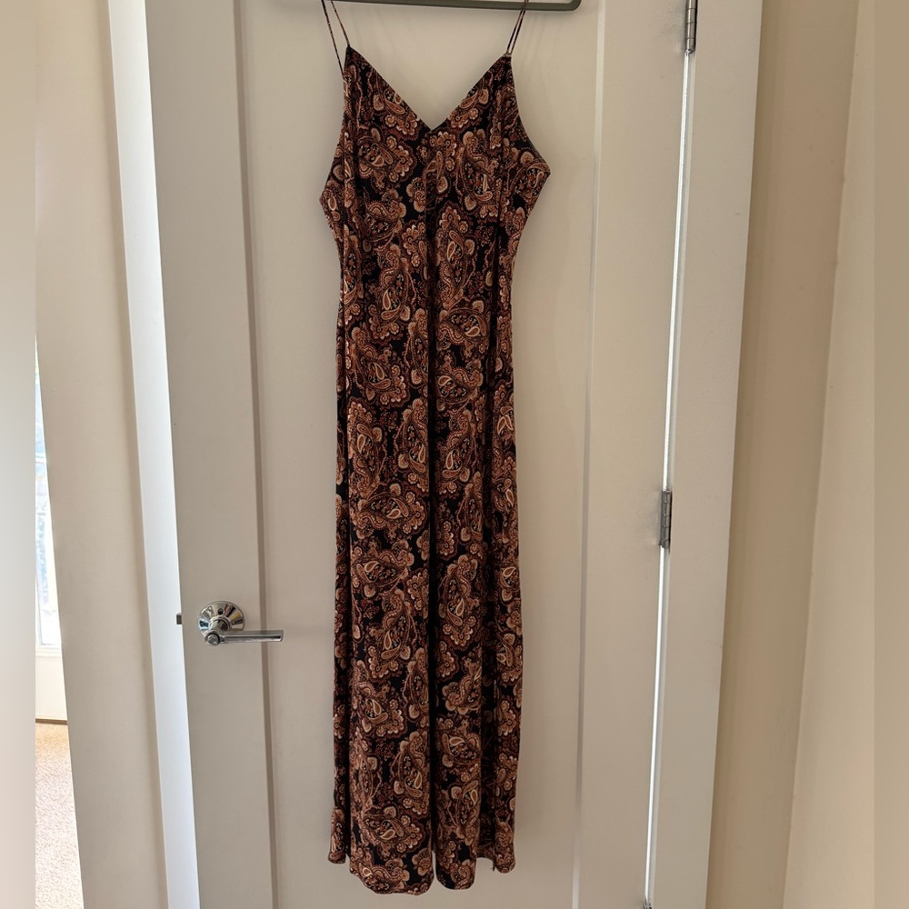 Elegant Paisley Print Maxi Dress - Picture 5 of 5